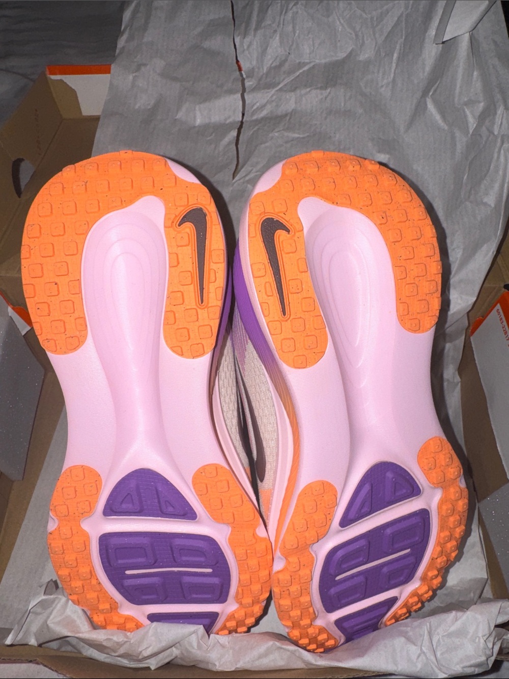 Nike Women's ZoomX Vomero 18 - Picture 4 of 5